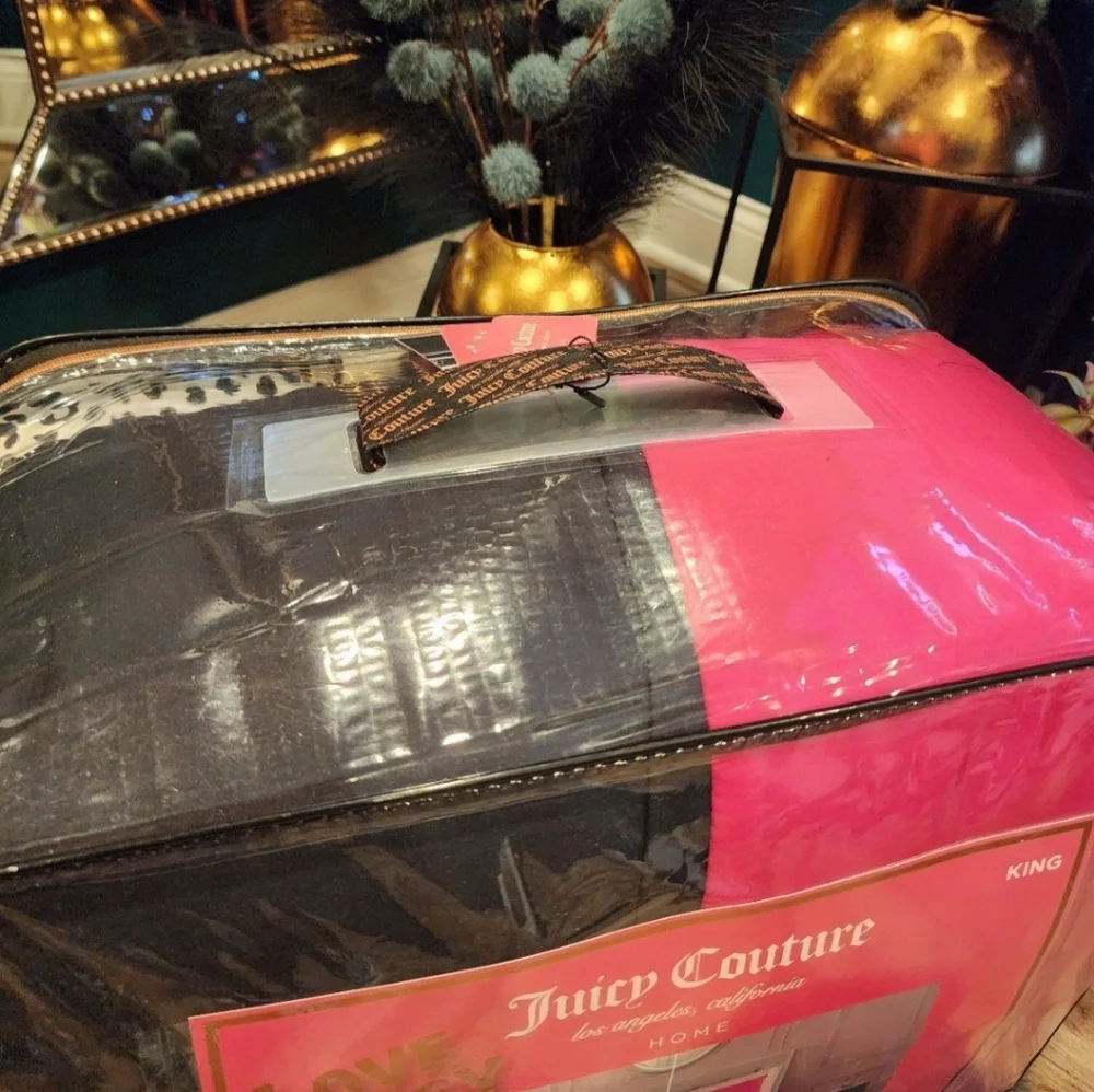 Juicy Couture Reversible 8 Piece King Size Designer Bed Set new